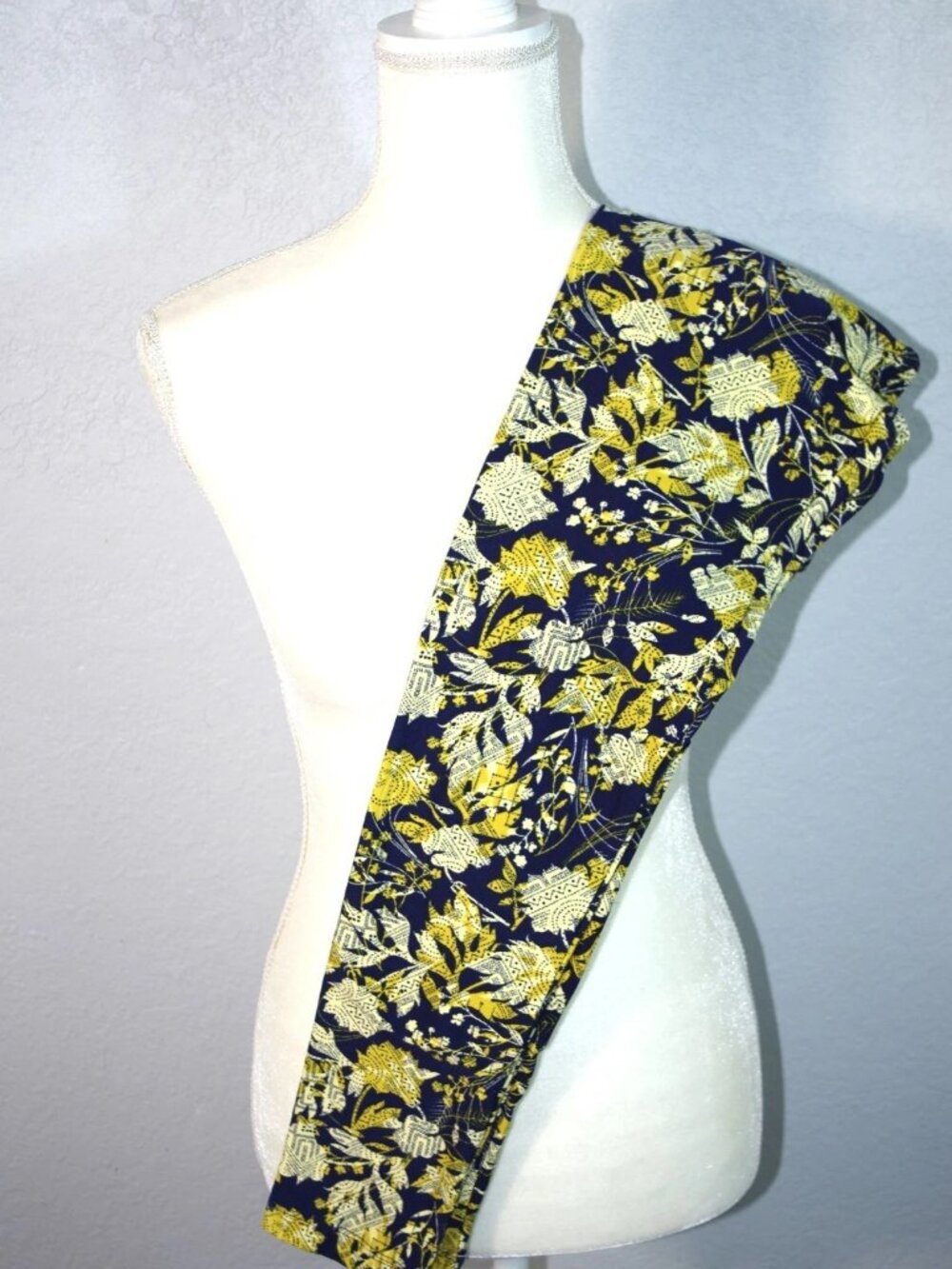 LuLaRoe Leggings OS One Size Floral Leaf Print Navy Blue Yellow
